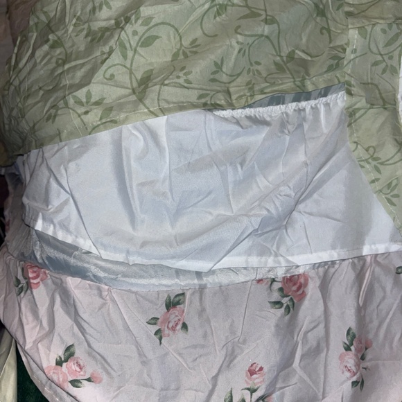 Beautiful queen spring/summer butterfly bedspread w/shames - Picture 3 of 4